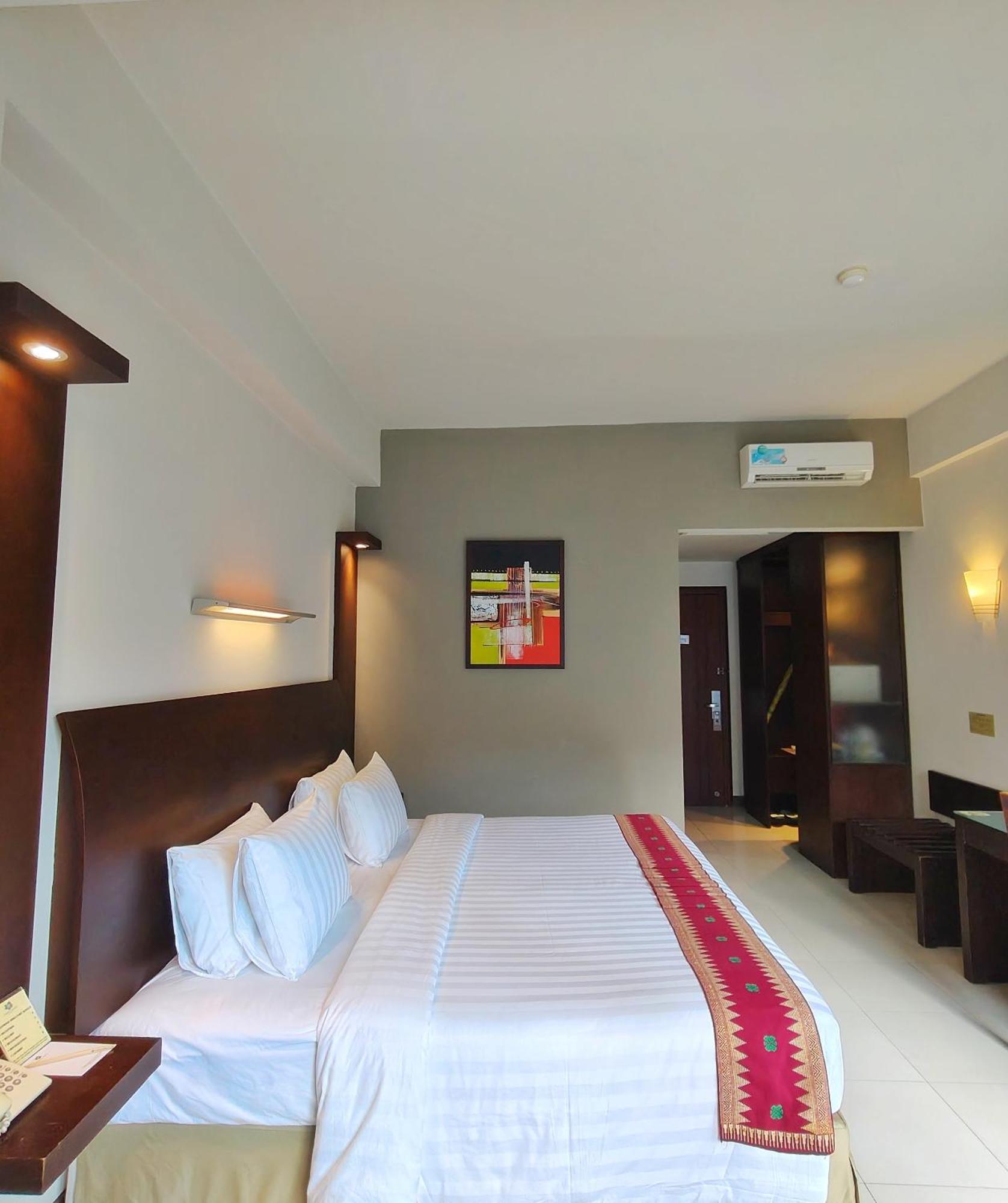 Lombok Garden Hotel Mataram Exteriör bild