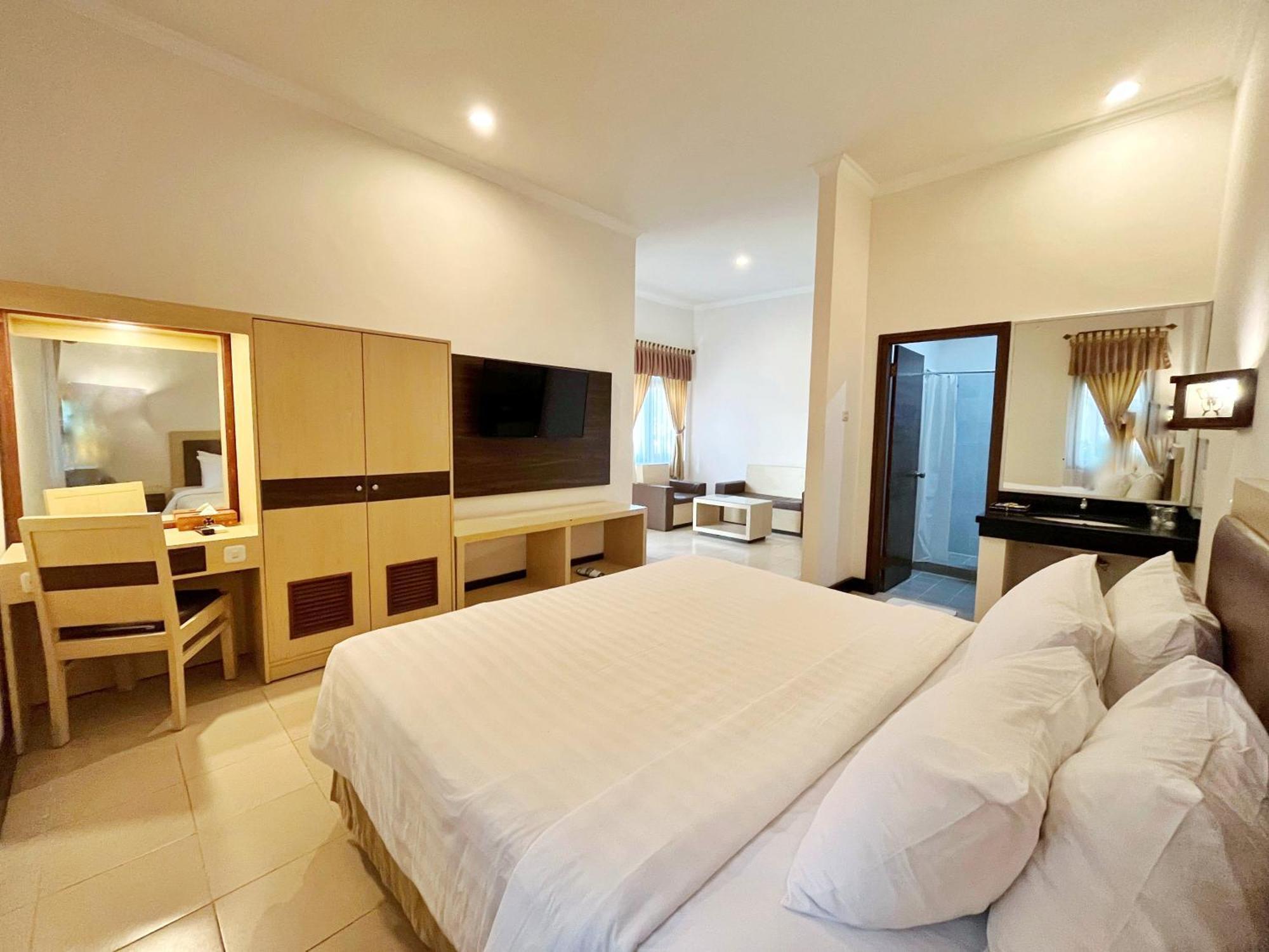 Lombok Garden Hotel Mataram Exteriör bild