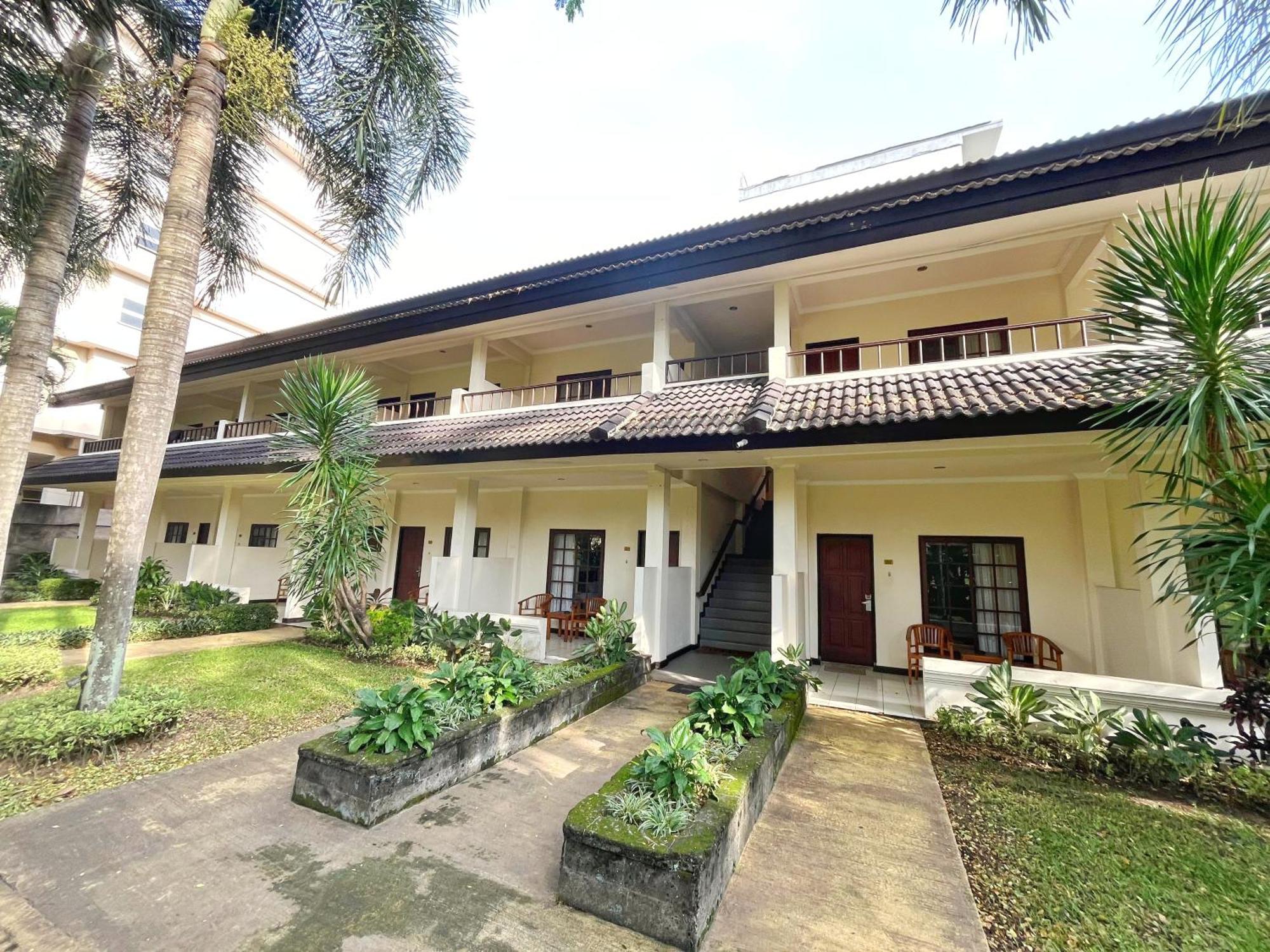 Lombok Garden Hotel Mataram Exteriör bild